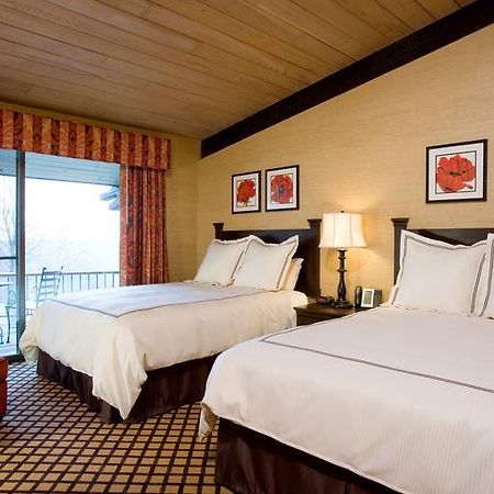 Summit Village Bellaire Kamer foto