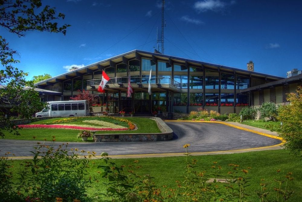 Summit Village Bellaire Buitenkant foto